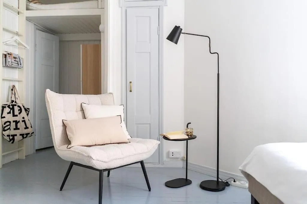 Small Studio With Spacious Bathroom In Ullanlinna Helsinki Finland