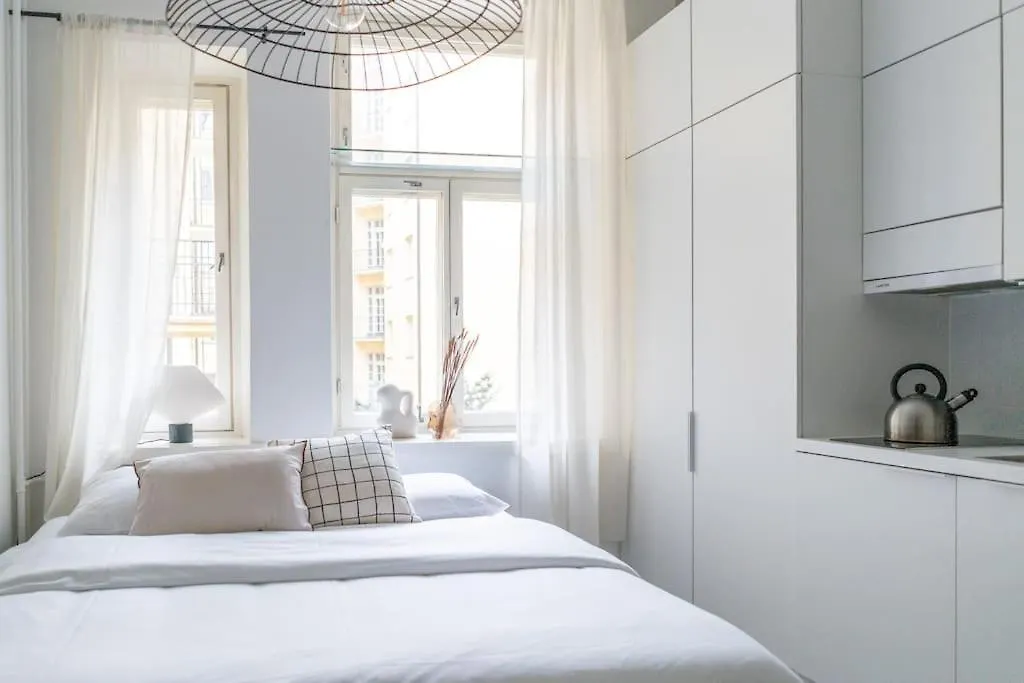 Small Studio With Spacious Bathroom In Ullanlinna Helsinki Apartment